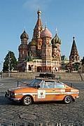 Der Skoda 110 R rollt über den Roten Platz in Moskau. 